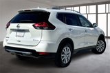 Used 2020 Nissan Rogue SV image 3