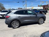 Used 2022 Ford Escape Titanium image 2