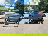 Used 2021 Volvo XC40 T5 Momentum w/ Premium Package image 3