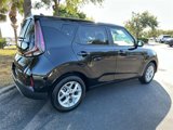 Used 2025 Kia Soul S image 3