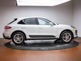 Certified 2025 Porsche Macan image 3