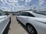 Used 2021 Hyundai Elantra SE image 6