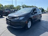 Used 2021 Chrysler Voyager LX image 2