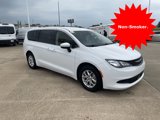 Used 2023 Chrysler Voyager LX image 3