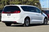 New 2025 Chrysler Pacifica Select image 5