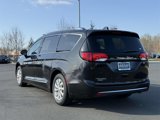 Used 2018 Chrysler Pacifica Touring-L image 4