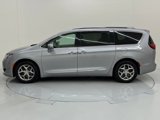 Used 2018 Chrysler Pacifica Limited image 3