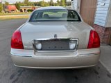 Used 2008 Lincoln Town Car Signature Limited image 4