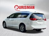 Used 2018 Chrysler Pacifica Limited image 4
