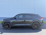 Used 2022 Volkswagen Atlas Cross Sport SE image 2