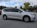 Used 2022 Chrysler Pacifica Touring-L image 2
