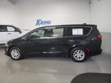 Used 2022 Chrysler Voyager LX image 2