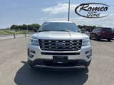 Used 2017 Ford Explorer XLT image 2