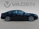 Used 2024 Nissan Altima 2.5 SV image 2