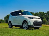 Used 2023 Kia Soul LX image 2