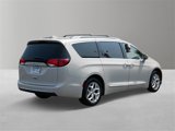Used 2017 Chrysler Pacifica Touring-L Plus w/ Advanced Safetytec Group image 5
