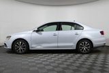 Used 2017 Volkswagen Jetta SE image 2