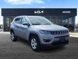 Used 2018 Jeep Compass Latitude image 2