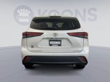 Used 2021 Toyota Highlander LE image 5