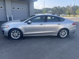 Used 2020 Ford Fusion SE image 3