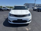 Used 2017 Chrysler Pacifica Touring-L w/ Tire & Wheel Group image 2