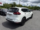 Used 2017 Nissan Rogue SV image 3