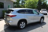 Used 2023 Toyota Highlander L image 4