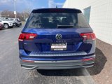 Used 2022 Volkswagen Tiguan SE w/ Panoramic Sunroof Package image 4