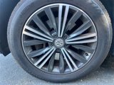 Used 2018 Volkswagen Tiguan SEL image 2