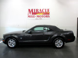 Used 2009 Ford Mustang Convertible image 2