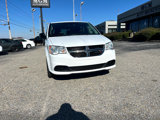 Used 2019 Dodge Grand Caravan SE w/ UConnect Hands-Free Group image 4