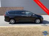 Used 2022 Chrysler Pacifica Touring-L image 4