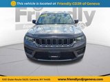 Used 2023 Jeep Grand Cherokee Laredo image 2