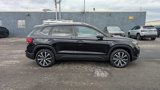 Used 2022 Volkswagen Taos SE w/ Panoramic Sunroof Package image 4