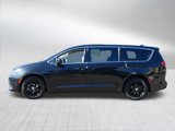 Used 2022 Chrysler Voyager LX image 4