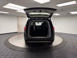 Used 2017 Chrysler Pacifica Touring-L w/ Tire & Wheel Group image 5