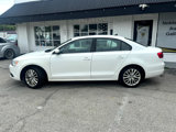 Used 2011 Volkswagen Jetta SEL image 2