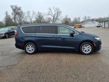 Used 2023 Chrysler Pacifica Touring-L image 2