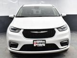 Used 2023 Chrysler Pacifica Touring-L image 2