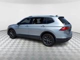 Used 2022 Volkswagen Tiguan SE w/ Panoramic Sunroof Package image 5