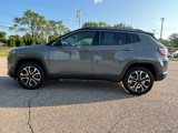 Used 2022 Jeep Compass Limited image 2