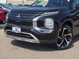 Used 2023 Mitsubishi Outlander SE image 2