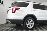 Used 2017 Ford Explorer XLT image 4