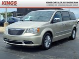 Used 2015 Chrysler Town & Country Touring-L w/ Driver Convenience Group image 2
