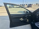 Used 2022 Toyota Camry SE image 5
