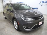 Used 2017 Chrysler Pacifica Touring-L Plus image 4