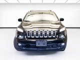 Used 2018 Jeep Cherokee Latitude Plus w/ Comfort/Convenience Group image 2