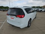 Used 2017 Chrysler Pacifica Limited image 6