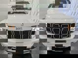 Used 2017 Jeep Grand Cherokee Limited image 3