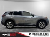Used 2023 Nissan Rogue SV image 2